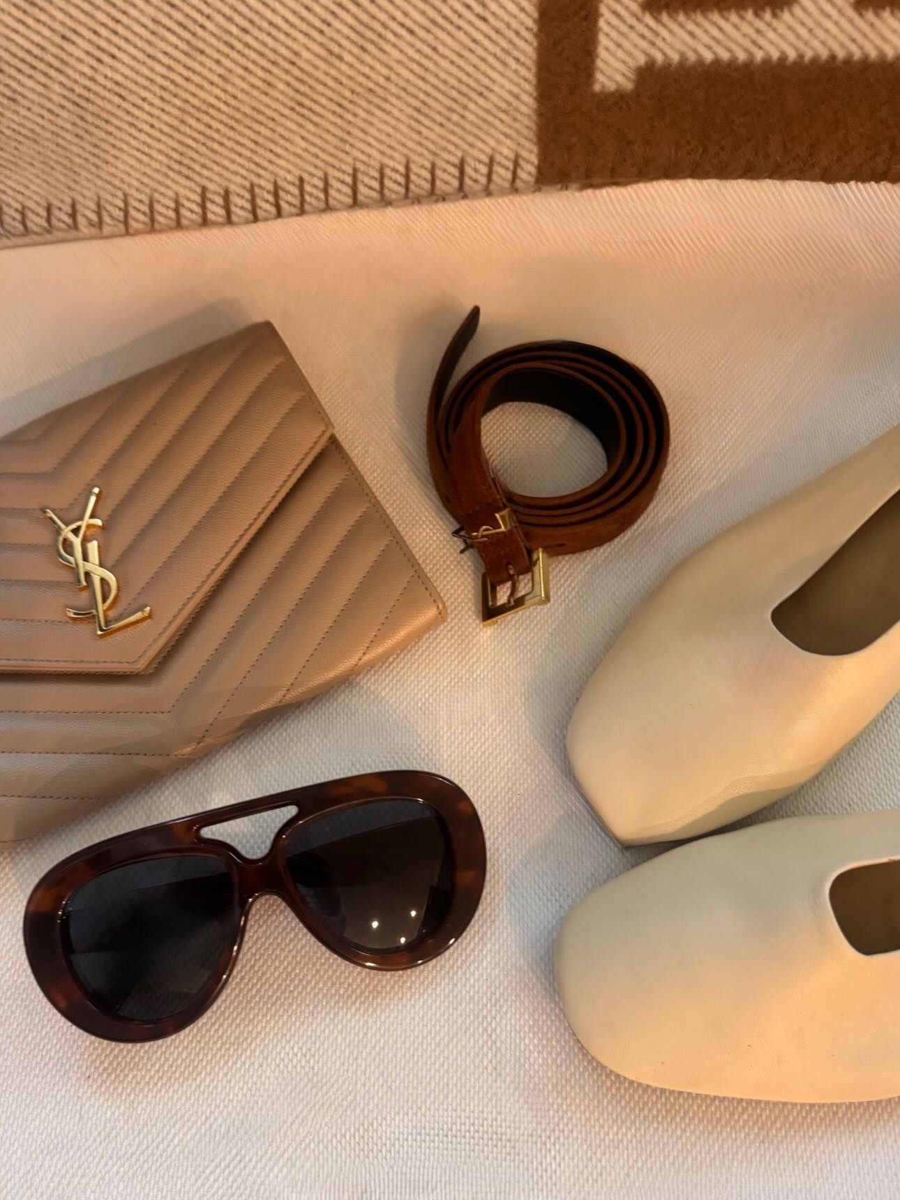 You probably know by now that I have a thing for accessories: designer accessories especially!

My newest acquisition ?
These sensational Loewe sunglasses @netaporter : love them: the chic brown tortoiseshell frame and the cool grey lens means that they are totally versatile.
Those colours will go with everything & easily slide into my wardrobe of neutrals, denim, grey and blacks 
Be warned ! from now on you will be seeing a lot more of these sunglasses!
#ad #gifted #partner 

#LTKstyletip #LTKaustralia #LTKover50style