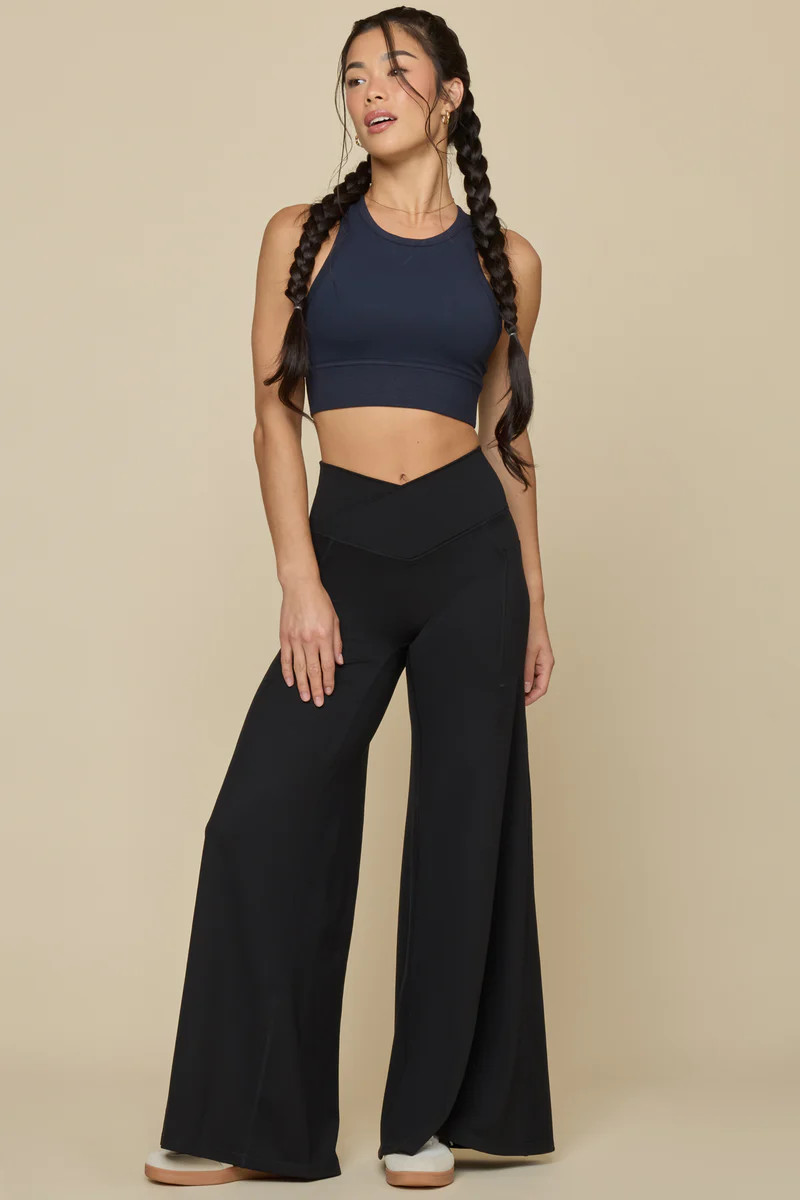 Crisscross Hourglass® Wide Legging - Black | POPFLEX