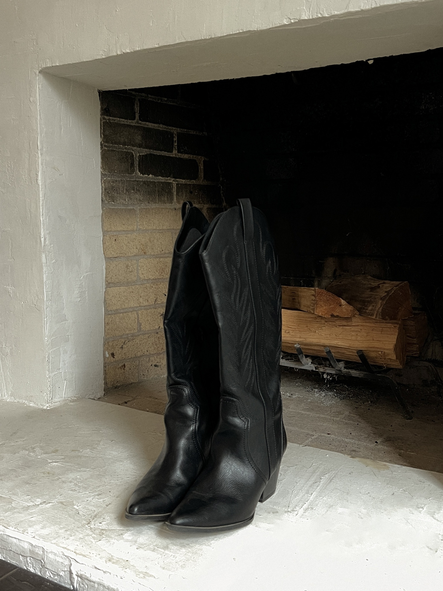 Comfy cowboy boots #boots #cowboyboots #westernboots

#LTKfindsunder50 #LTKshoecrush