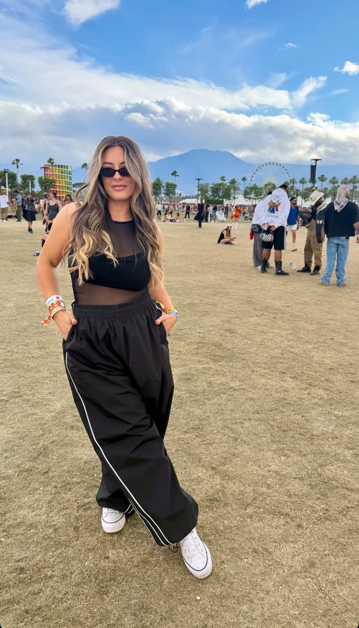 Having the best time at Coachella! 🖤

#LTKFestival #LTKgrwm #LTKdayinmylife