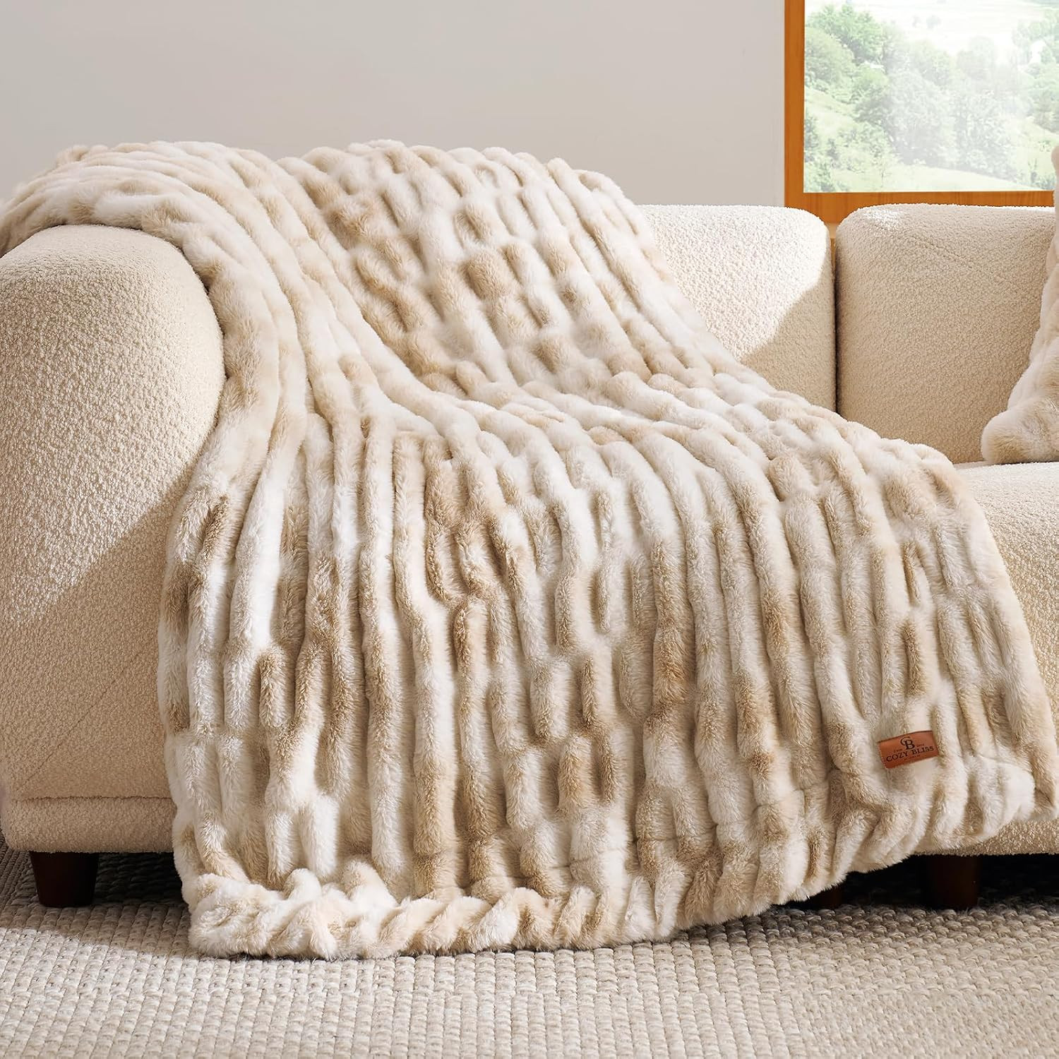 Cozy Bliss Manta de piel sintética suave de doble cara, 50 x 60 pulgadas | Amazon (US)
