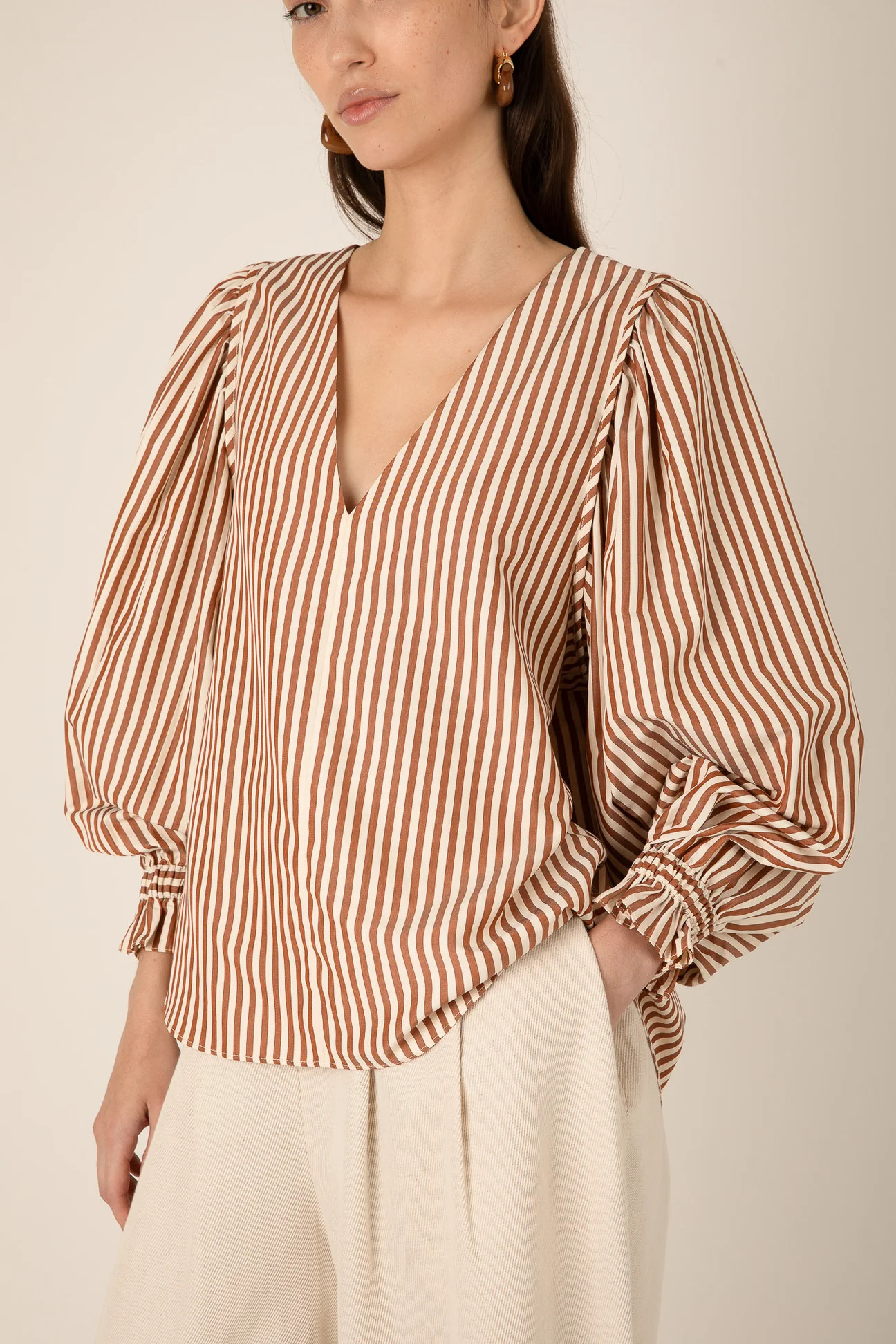 Women's Ballon Puff Sleeved Shirt in Brown | Vivere London