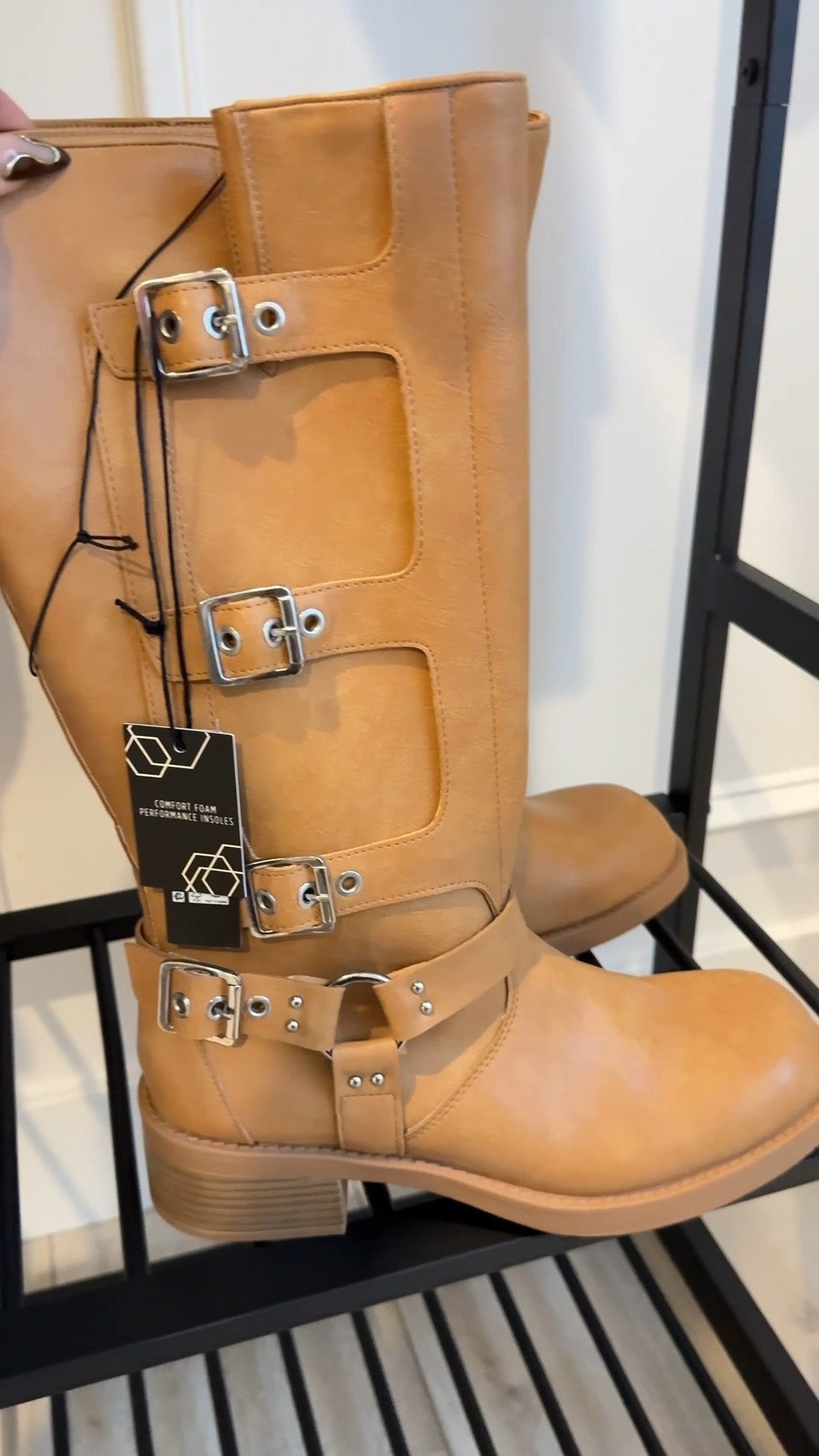 I sized up in all the boots linked. So many good boots this season from @walmartstyle #walmartpartner #walmartstyle 


#LTKStyleTip #LTKFindsUnder50 #LTKMidsize