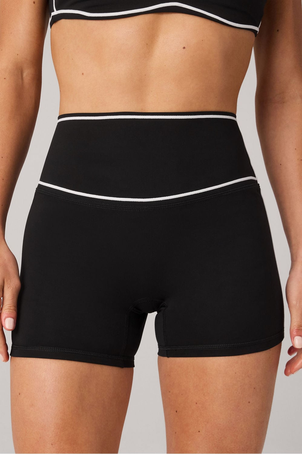 The No-Seam PureLuxe TLC Short 4" | Fabletics