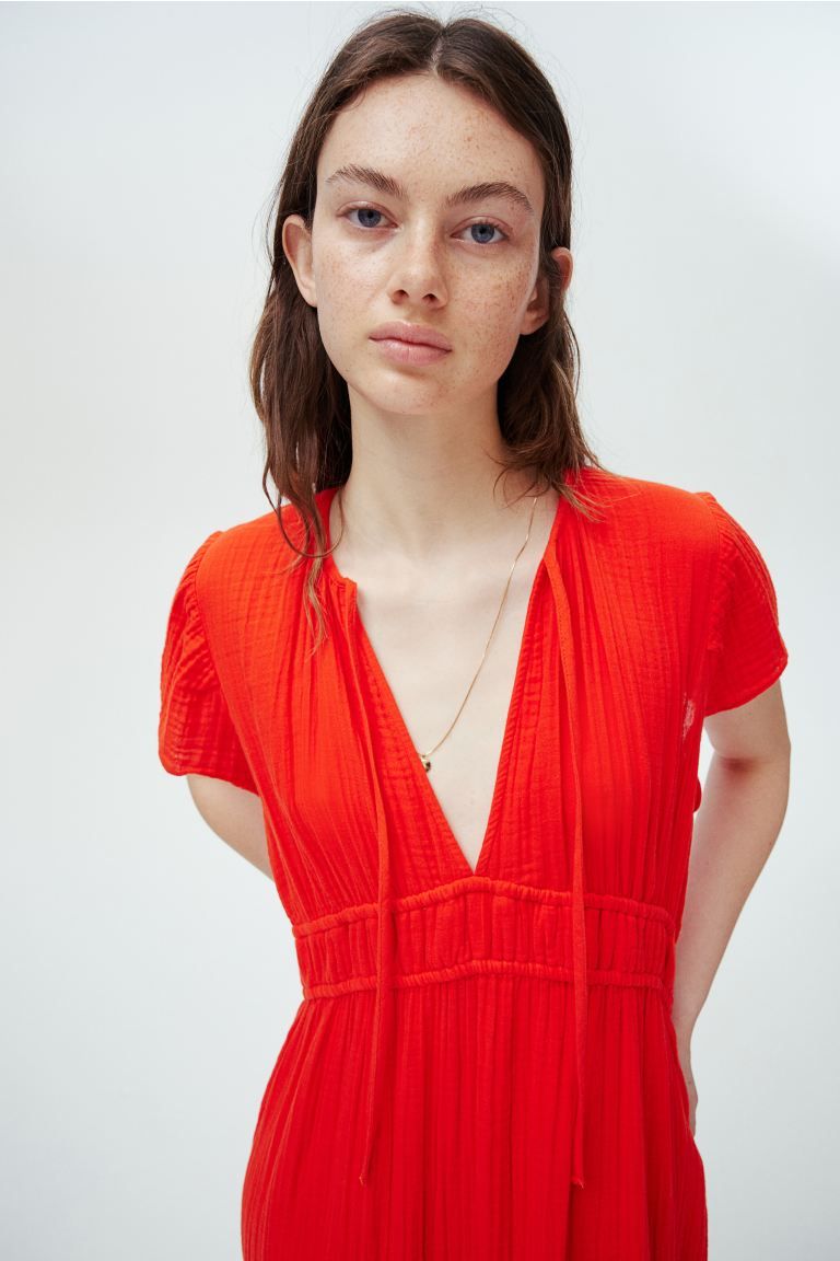 Tie-detail Muslin Dress - V-neck - Short sleeve - Bright red - Ladies | H&M US | H&M (US + CA)
