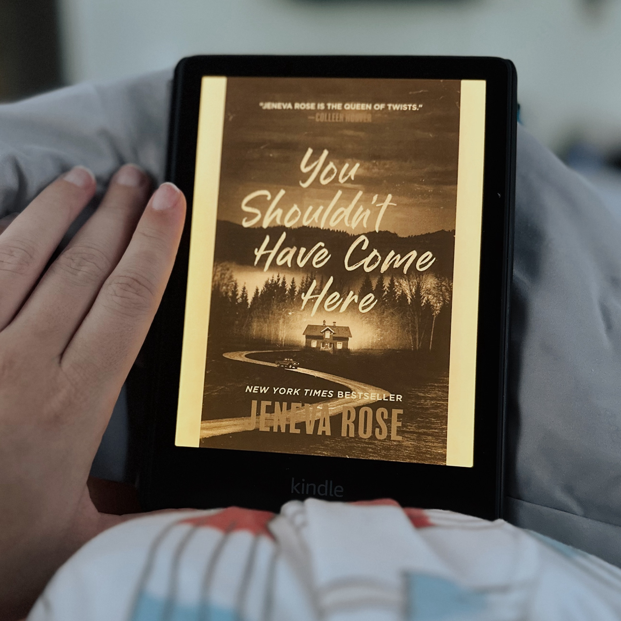 Okay, unlike this book, I’ll get straight to the point.. Grace is a hard-working woman who throws a dart at a map each year to choose where she goes on vacation— this time it lands on Dubois, Wyoming. There’s something off about the town, her AirBnb, and everything else that’s going on during her stay… but we have no idea what any of it is until the last 13 percent of the book. 

I love a book with turns and twists, but this one felt like the author was procrastinating on deciding on an ending until the very end, which I don’t like. The character development wasn’t great, and the plot was stagnant until everything climaxed and wrapped up. 😩

🏡/5 

#bookreviews #readerreviews #kindleread #thriller #bookstagram #libby #bookshelf #library