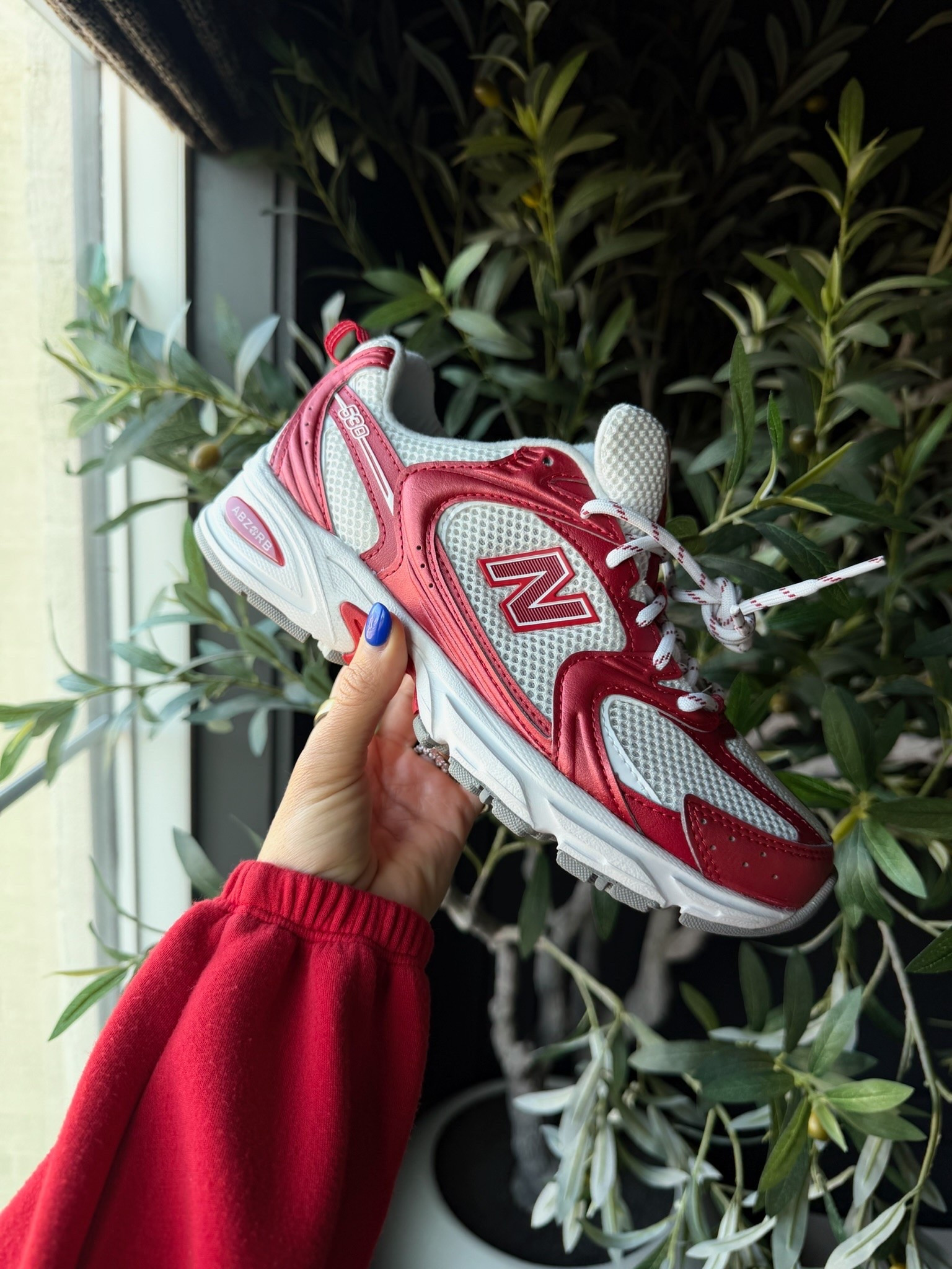 had to grab these sneakers in the red!!