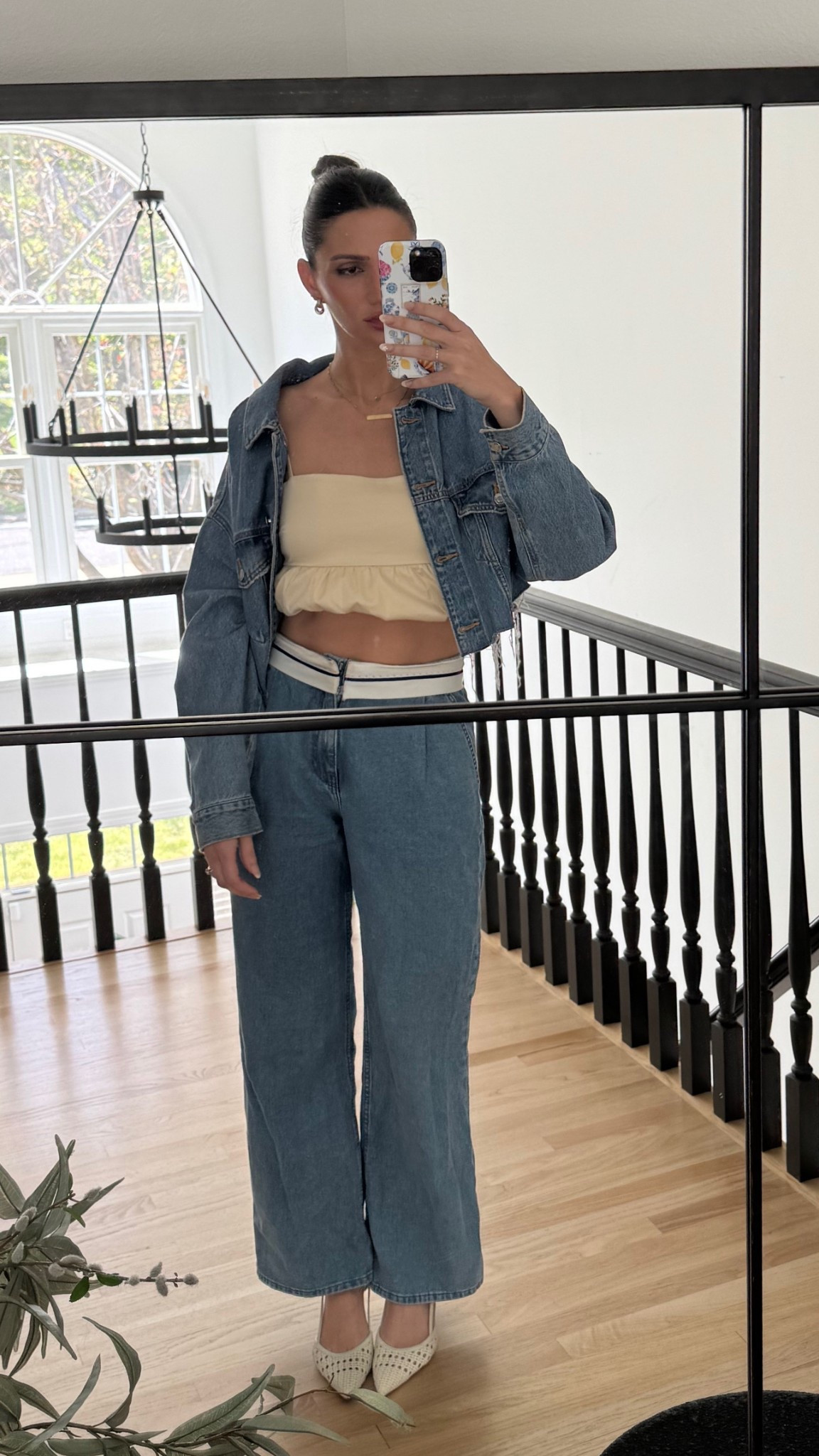 All denim and a pop of butter yellow with this bubble top 

#LTKSeasonal #LTKStyleTip #LTKSaleAlert