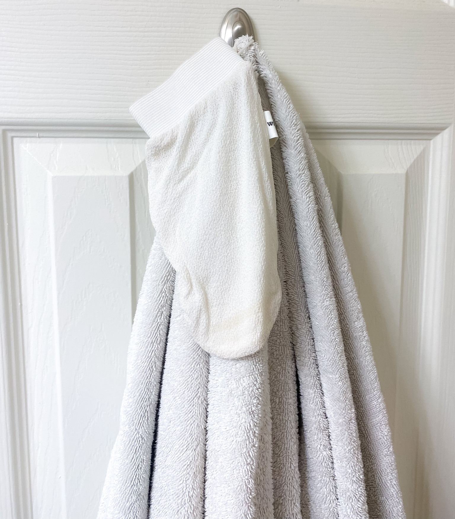 Easily remove tanner with this mitt, Exfoliating glove, bath glove, exfoliating mitt, tanning mitt, skincare, beauty, bath mitt, body scrub 

#LTKBeauty #LTKSaleAlert #LTKGiftGuide