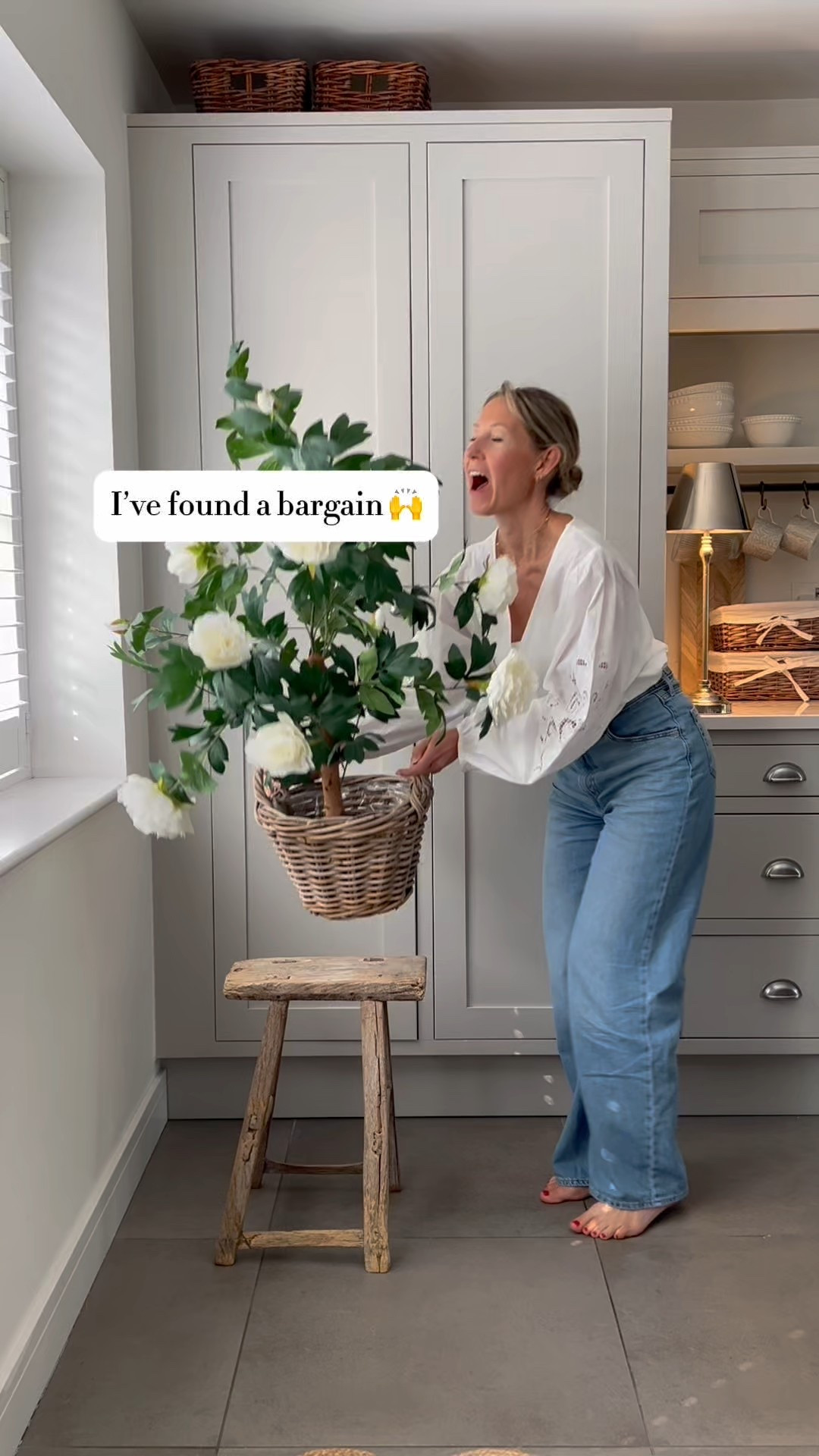 BARGAIN Realistic Peony Tree 

This BARGAIN faux Peony tree is only £32.91 with my discount code and free delivery too!!

Use code HOMESCAPES10 for the extra 10% off at checkout 💕💕

Happy shopping lovelies xx 


#LTKhome #LTKstyletip #LTKuk
