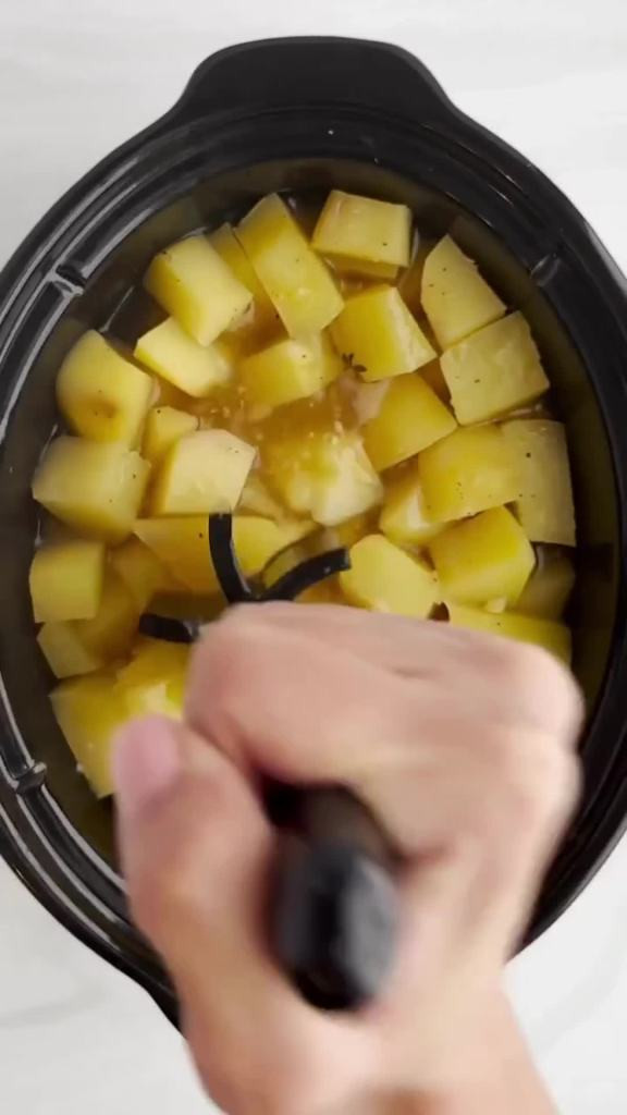 Crock-Pot® 4-Quart Classic Slow Cooker, Black | Walmart (US)