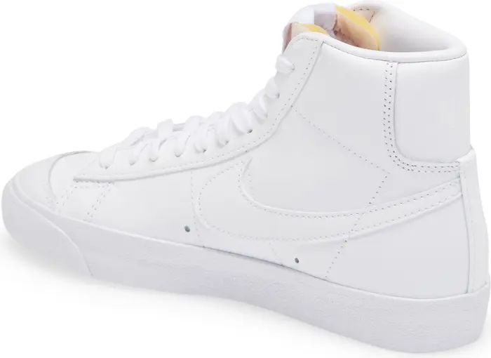 Blazer Mid '77 SE Sneaker (Women) | Nordstrom