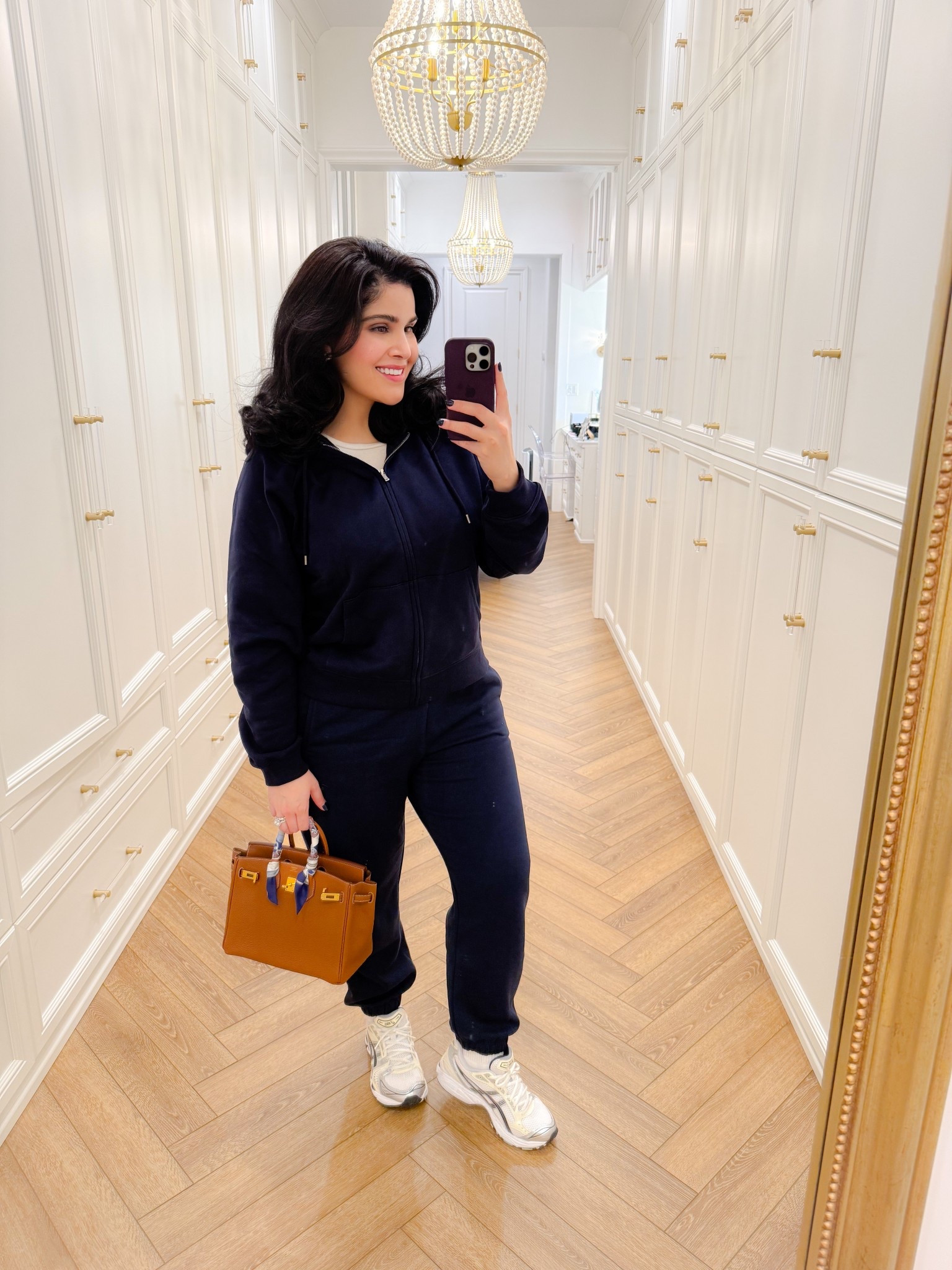 OOTD running errands look in sweatpants and sweatshirt. Both are 40% off right now! 


#LTKCyberWeek #LTKGiftGuide #LTKdayinmylife