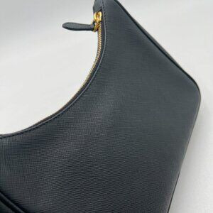 Prada Saffiano Lux Re-Edition 2005 Shoulder Bag Black | Poshmark