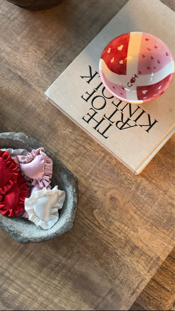 Happy Valentine’s Day ♥️🥰

✨ SHOP my home + my feed 🔗 in my bio

✨ FOLLOW @.ourcozymodernlife for more home finds + home decor inspo

✨ LIKE & SHARE

| home | home decor | home inspo | valentines decor | curated | vintage inspired | cozy home | valentines inspo | valentines home decor | home finds | interior design | apartment inspo |

#Home #homedecor #ValentinesDay #valentines #valentinesdecor 

@target @Goodwill Industries Intl. @Amazon @HomeGoods @Etsy @Ninja Kitchen