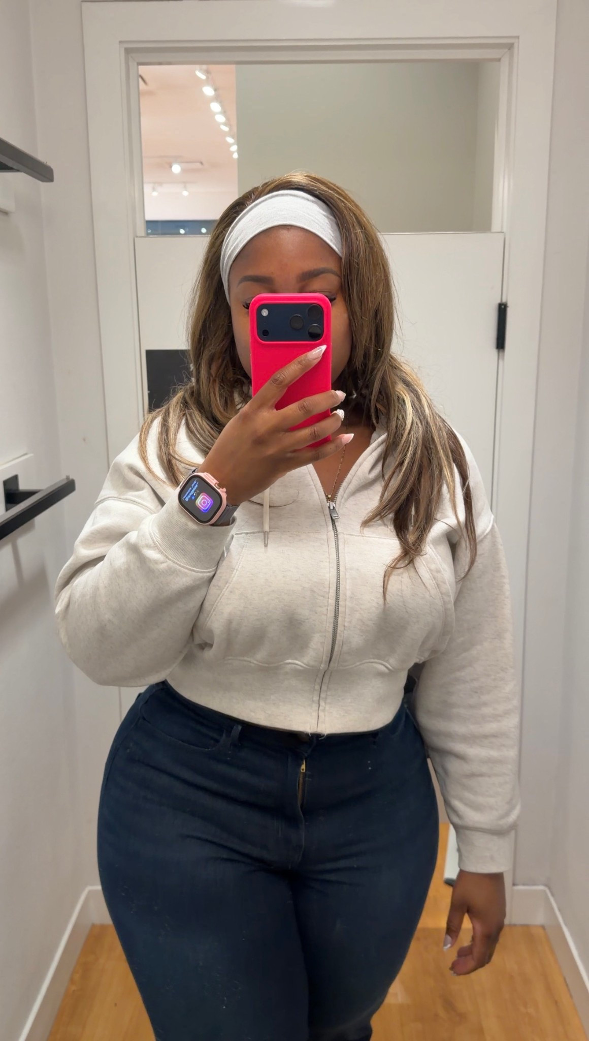 My favorite matching sets are BACK on sale at Gap! I like to wear the hoodie separately or as a matching set especially for those airport or errands days😍. They are so TEA. And OF COURSE, I got my Old Navy Jeans on! If you know, you know. For the hoodie, I am wearing a size SMALL as they run somewhat big and my Old Navy Jeans, im wearing a size 14 TALL.

#LTKootd #LTKMidsize #LTKPlusSize