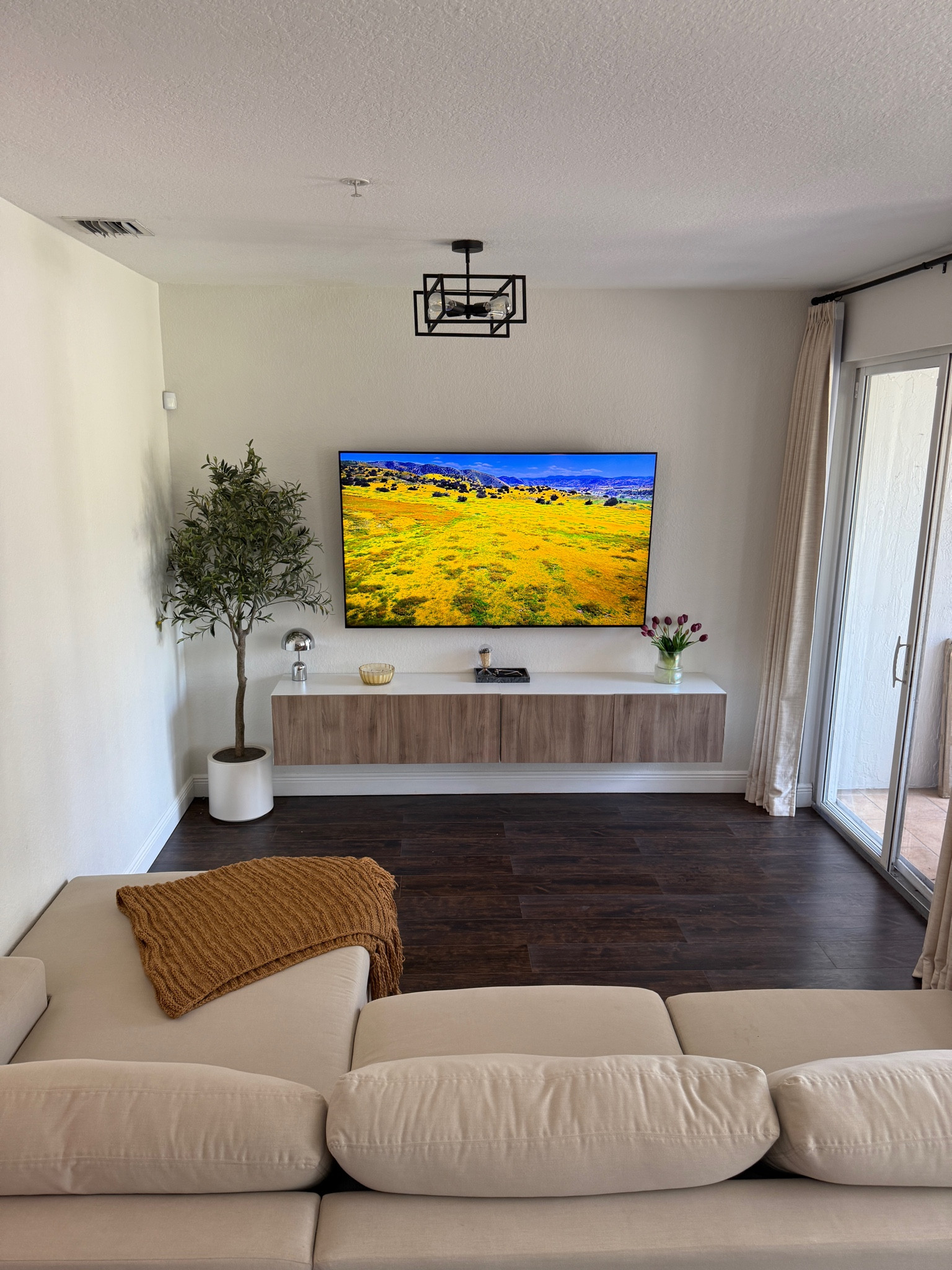 Living room 

#LTKHome #LTKSeasonal