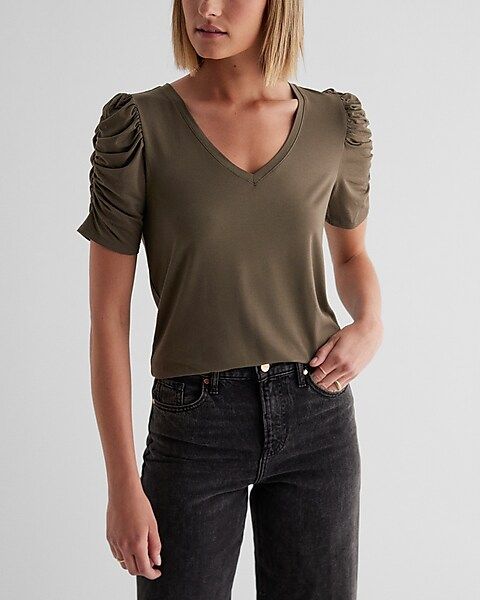 Supersoft Skimming V-Neck Puff Sleeve Tee | Express
