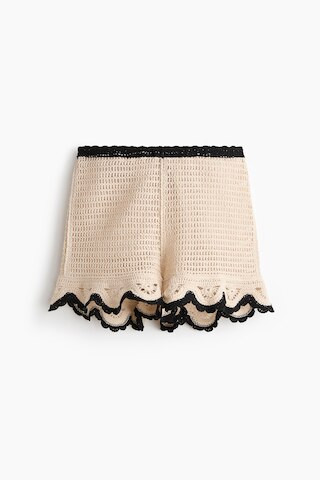 Women's Cream Flounced Crochet-Look Shorts | H&M US | H&M (US + CA)