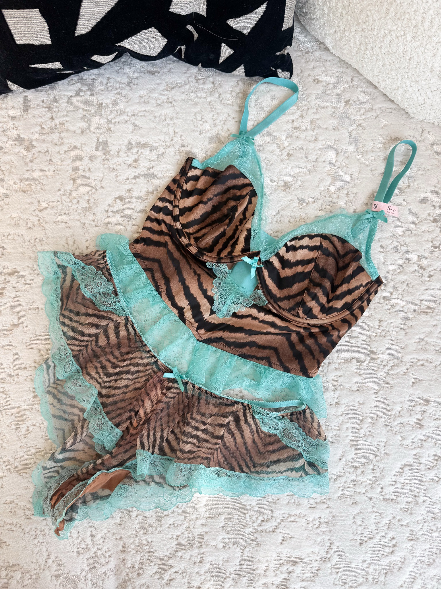 @victoriassecret new arrivals are SO good right now 💕🎀 The prettiest Tease Satin Lace-Trim Half-Cup Demi Bra and Lace-Trim Wireless Plunge Bra + the fall PJ situation?! Polka dots, tiger print, pink… basically all of my favorite things in pajama form. 🐅🩷

Victoria’s Secret always gets me when the seasons start changing - cute enough to make me excited for cozy nights, even if I’m not quite ready to let summer go yet. 😂
Shop my favorite VS new arrivals + fall PJs here ✨ #VSPartner