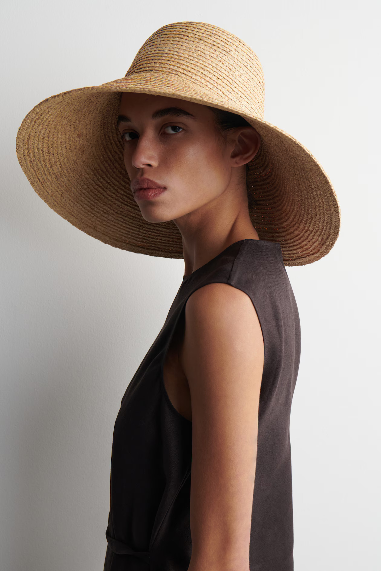 WIDE-BRIM STRAW HAT - BEIGE | COS UK