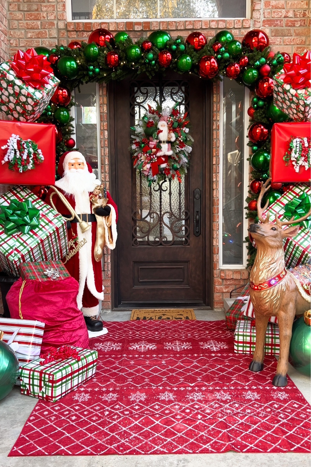 Christmas porch. Christmas decor  

#LTKhome #LTKHoliday