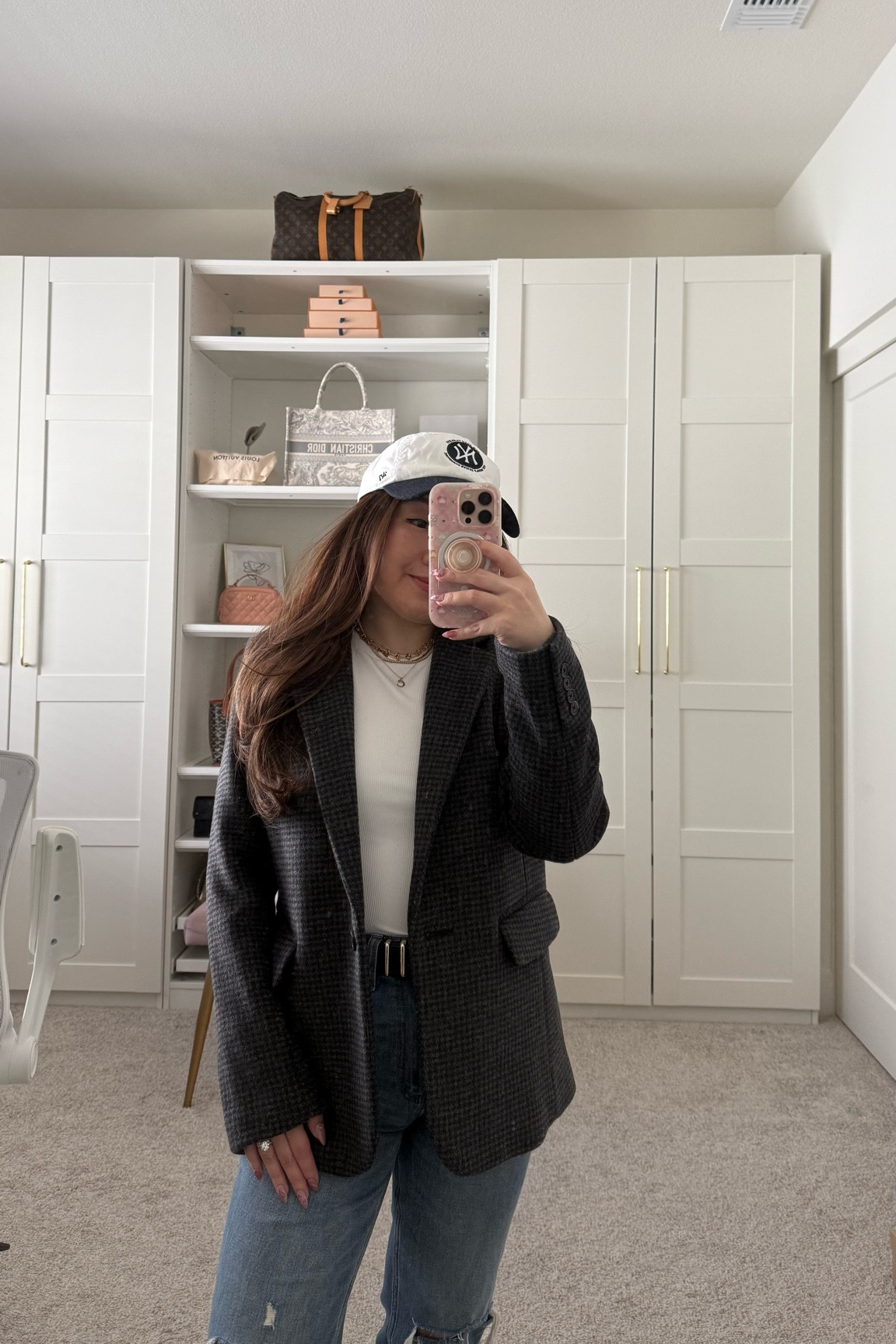 casually hiding the fact I didn’t wash my hair for work😩

#LTKWorkwear #LTKStyleTip #LTKPetite