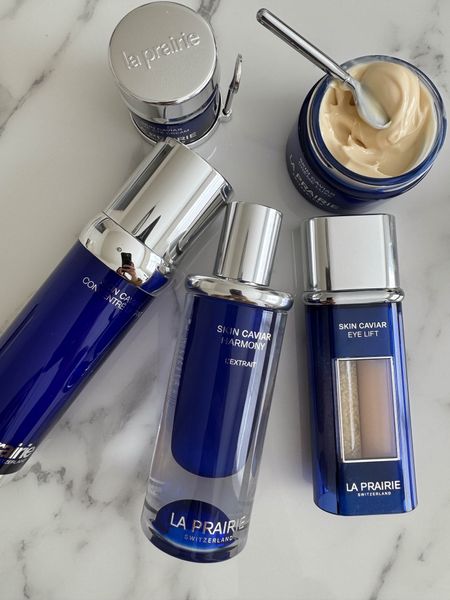 I love that @LaPrairie new Skin Caviar Eye Lift has immediate effects. The entire area around your eyes feels firm and lifted. The silky eye serum helps lift, firm, and smooth to resculpt eye contours. @Nordstrom #NordstromPartner #LaPrairie #SkinCaviar #SkinCaviarEyeLift #LaPrairieSeenBy #GetReadyWithMe #ThePhenomenalEyeLift



#LTKbeauty