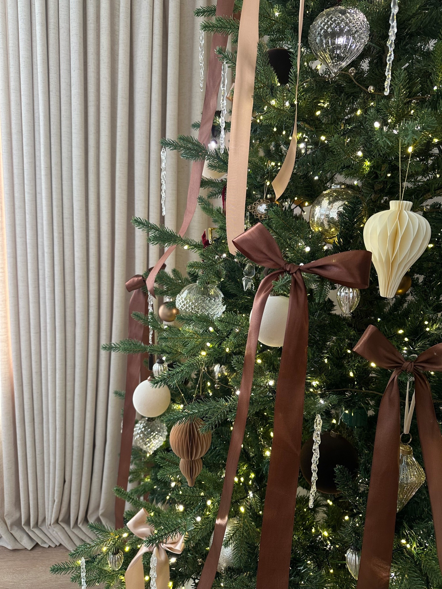 Modern cozy romantic neutral Christmas tree 🎄  

#LTKHoliday