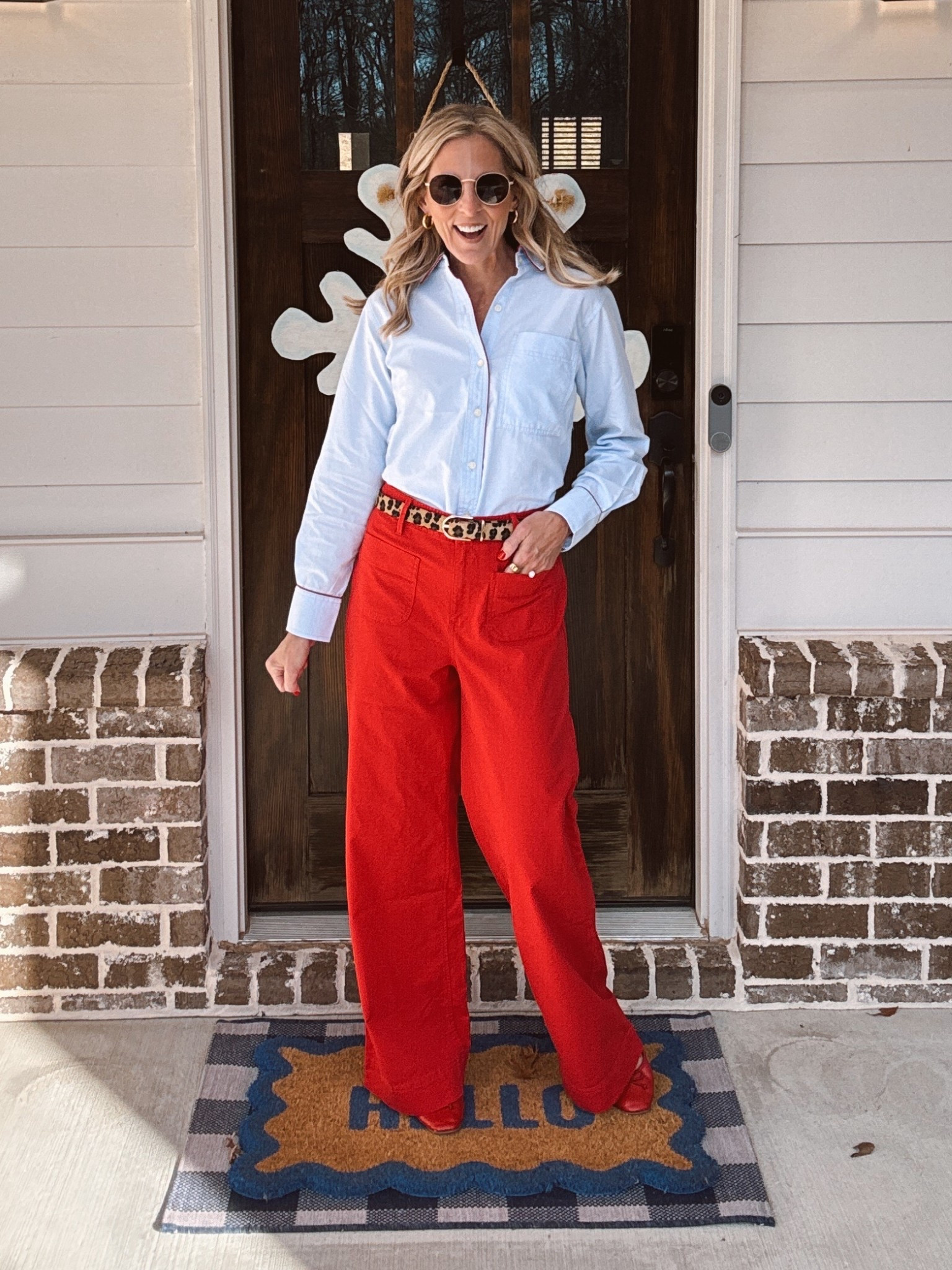 Smart crisp this free assembly contrast piped shirt brings modern flour to a timeless style… Looks great with your favorite red pants, linked some options here or denim  