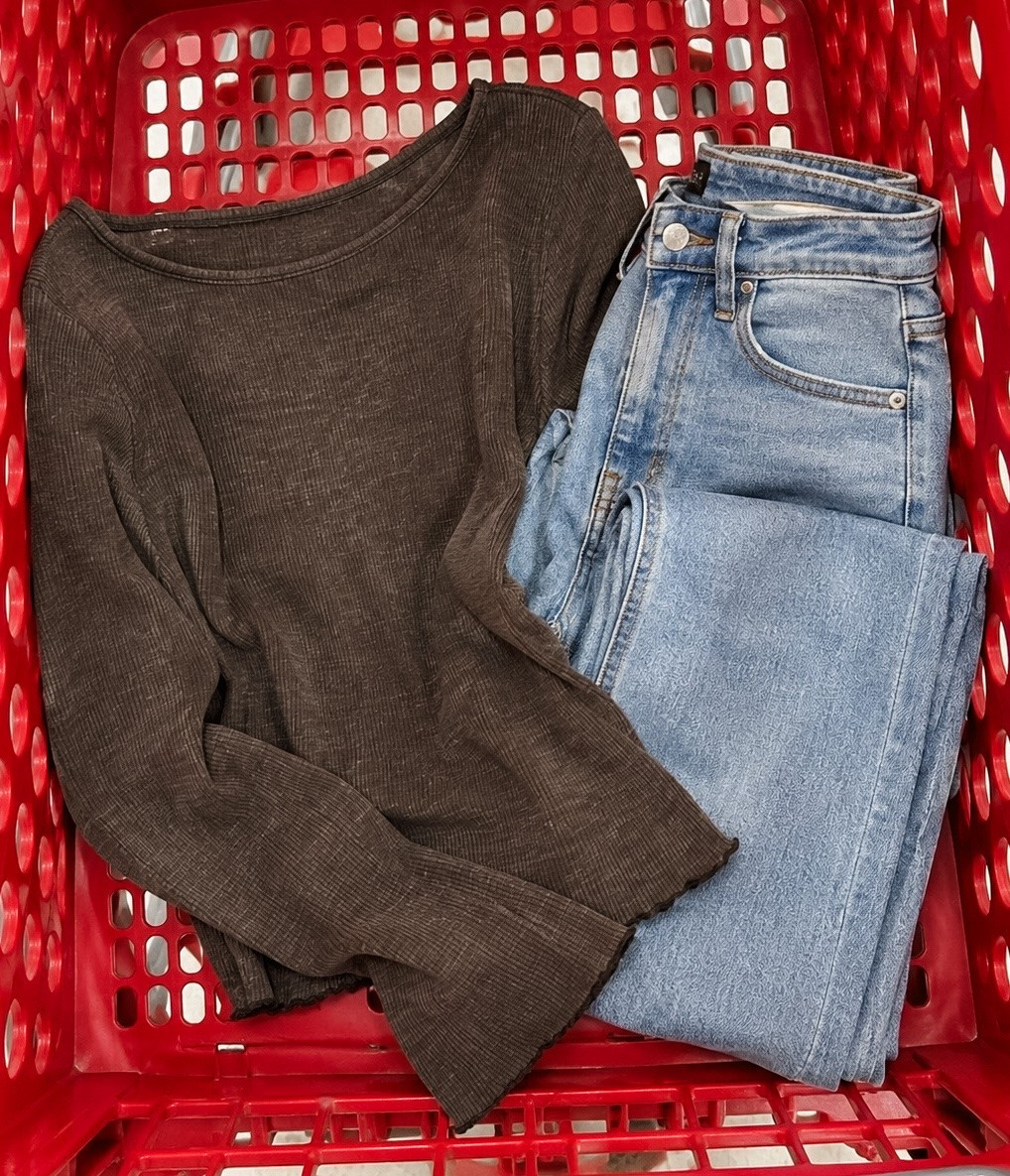 Great Target fall finds! That shade of brown is so pretty🤎