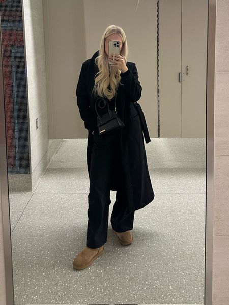 Travel outfit to NYC!

Small in coat. Shoes sized down to next whole size. Linked similar pants and tops.


Airport outfit. Plane outfit. NYC. Winter outfit.

#kathleenpost #traveloutfit #nyc

#LTKHoliday #LTKtravel #LTKSeasonal