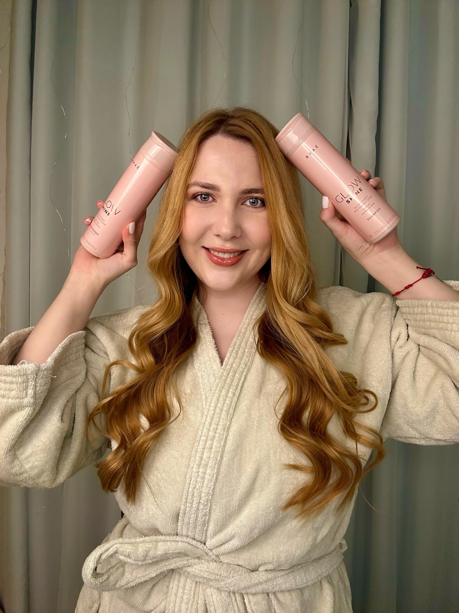 Amo lavar o cabelo com a linha glow shine da Braé, o brilho que essa linha deixa no meu cabelo é surreal, nessa semana do consumidor, aposte. 

#brae #cabelo #shampoo 

#LTKbrasil #LTKbeauty