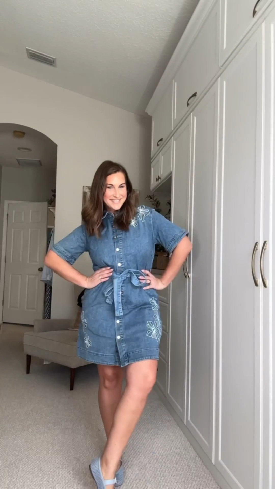 An easy throw-on-and-go dress but make it cute 💙

Spring, summer, vacation, denim dress

#LTKootd #LTKSeasonal #LTKmomlife