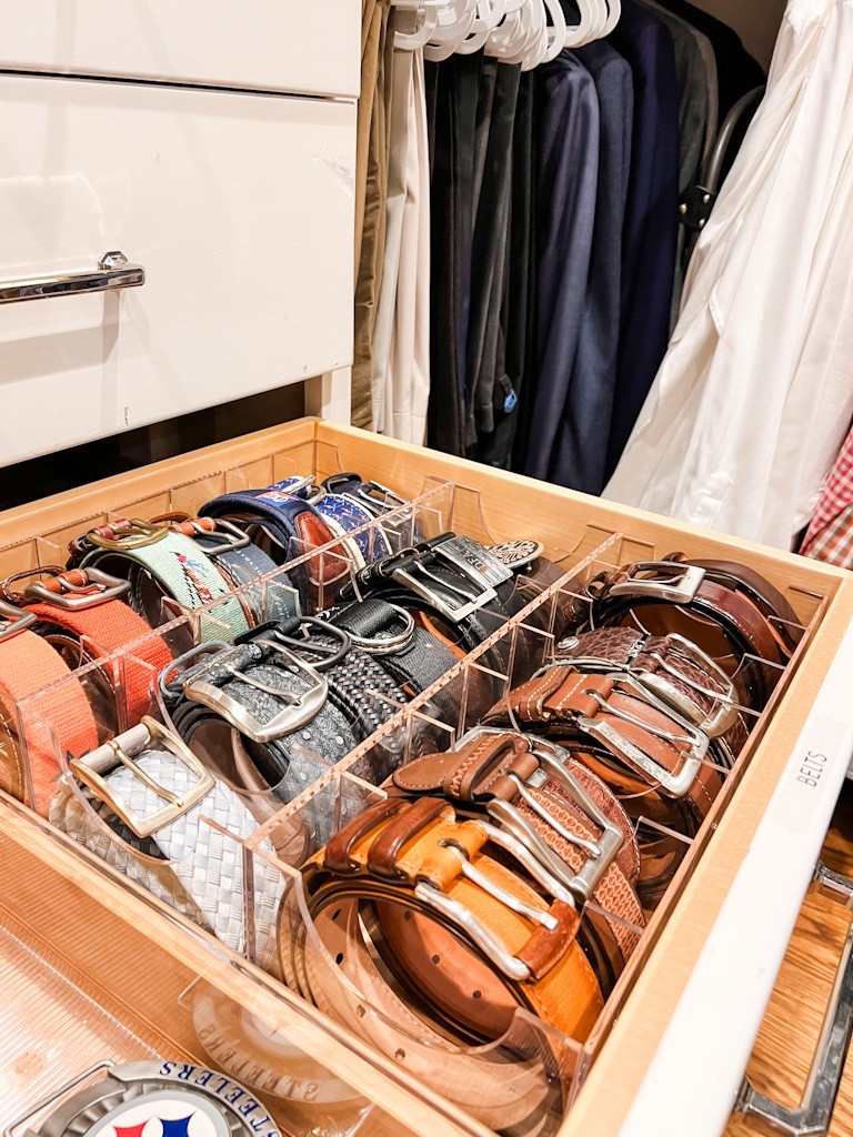 Dad had belts.

Dad just didn’t know where any of them were. 😅 

Problem solved. 👏 

✨ Comment BELT for the link!

#LTKMens