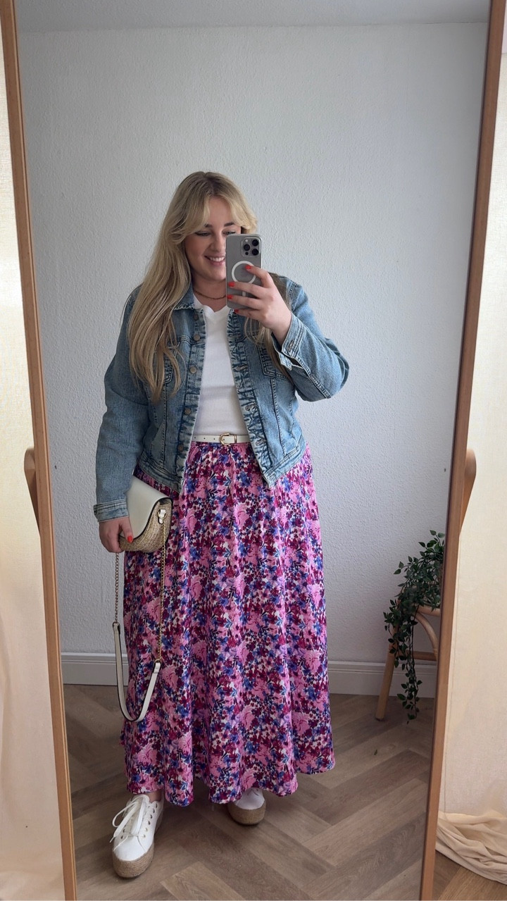 Frühlingslook 🌸💗


#rock #spring #plussizefashion