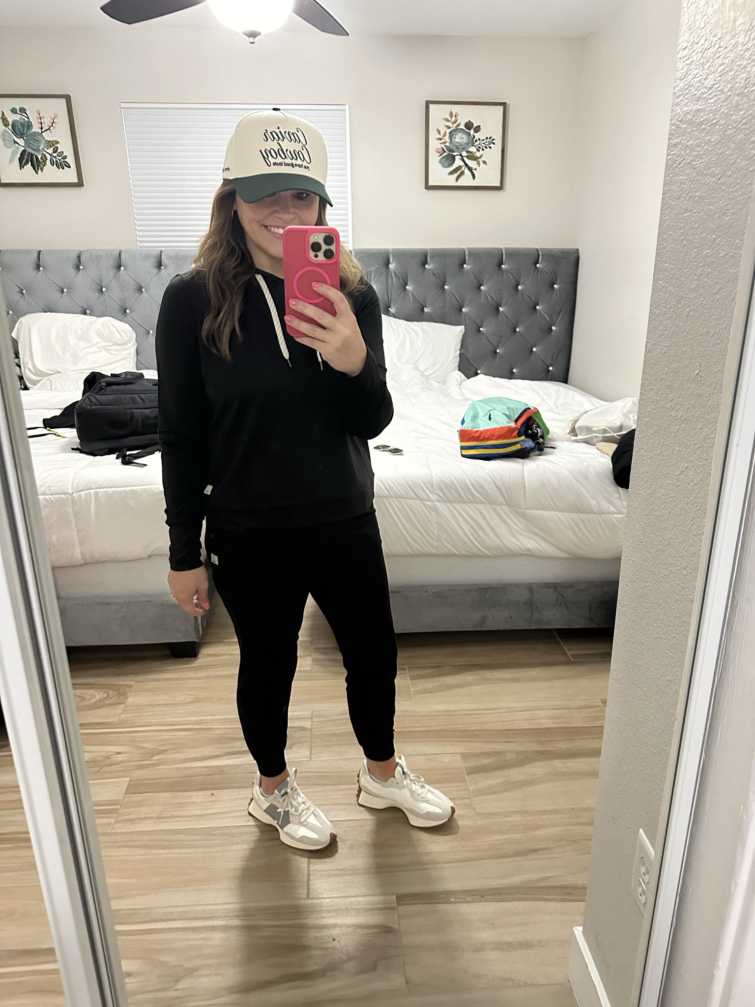 Sedona Look Day 1! 

My favorite Vuori hoodie and joggers. I can’t even describe this material. It’s the best! Perfect for travel and activewear! 

Amazon Corduroy vest! 

#activewear #hikingoutfit



#LTKfindsunder100 #LTKstyletip #LTKtravel