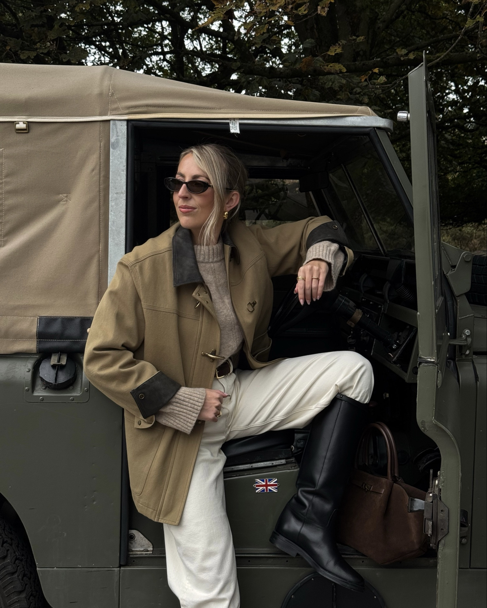 Barn jacket & white jeans in the autumn countryside 🍂🪵 

Riding boots, countryside outfits, black boots, beige jumper, autumn jacket, suede bag, demellier bag 

#LTKuk #LTKautumn #LTKstyletip