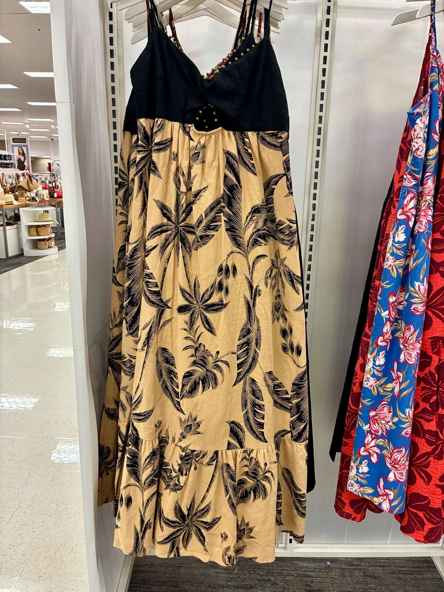 It’s hard to tell but this dress has the cutest keyhole detail! 40% off!

#LTKmomlife #LTKdayinmylife #LTKSaleAlert