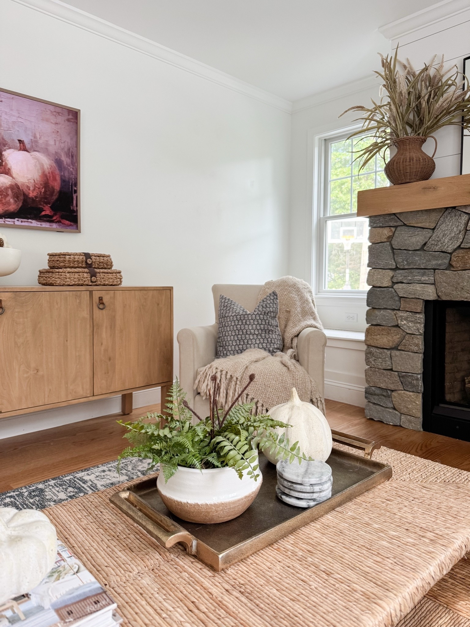 Coastal Living Room

Home decor, fall decor, frame TV, sideboard, media console table jute rug, sherri calnan home

#LTKHome