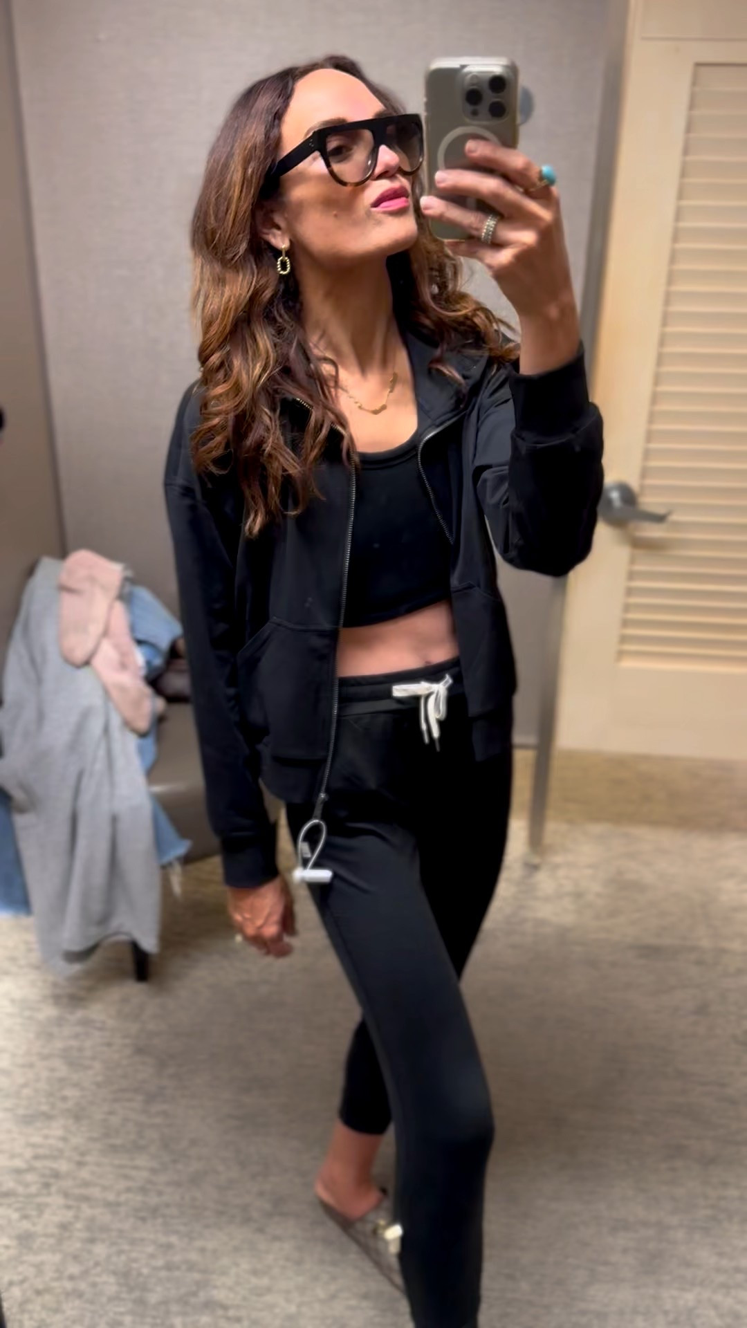 Matching set from Vuori 
🤍🤍🤍
I wear a small