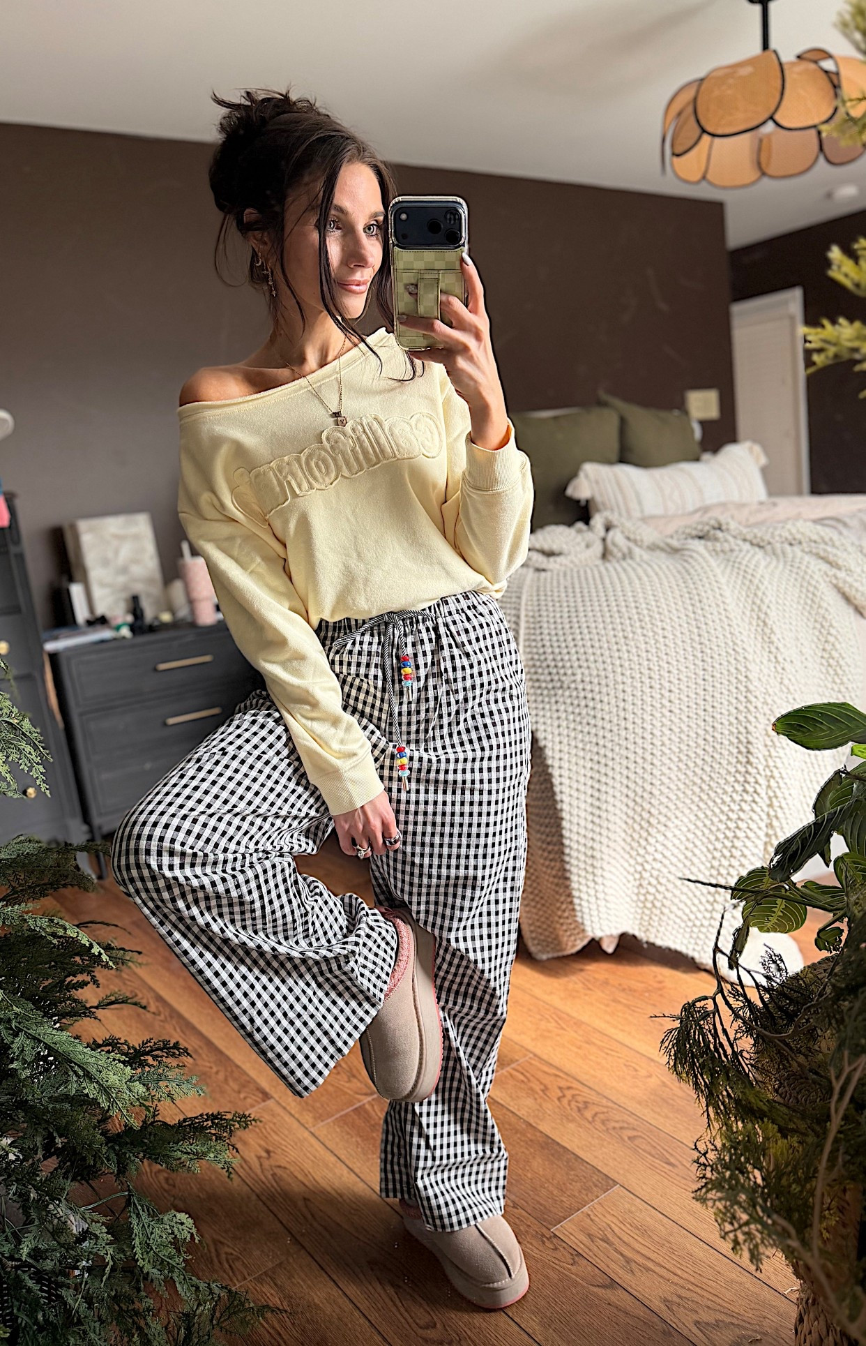 Forgot to post yesterday’s look! Kept it comfy and cozy for a kids birthday party! Paired this @Target sweatshirt with these gingham pants from @CIDER for an effortless look 🥰

#LTKmomlife #LTKootd #LTKgrwm