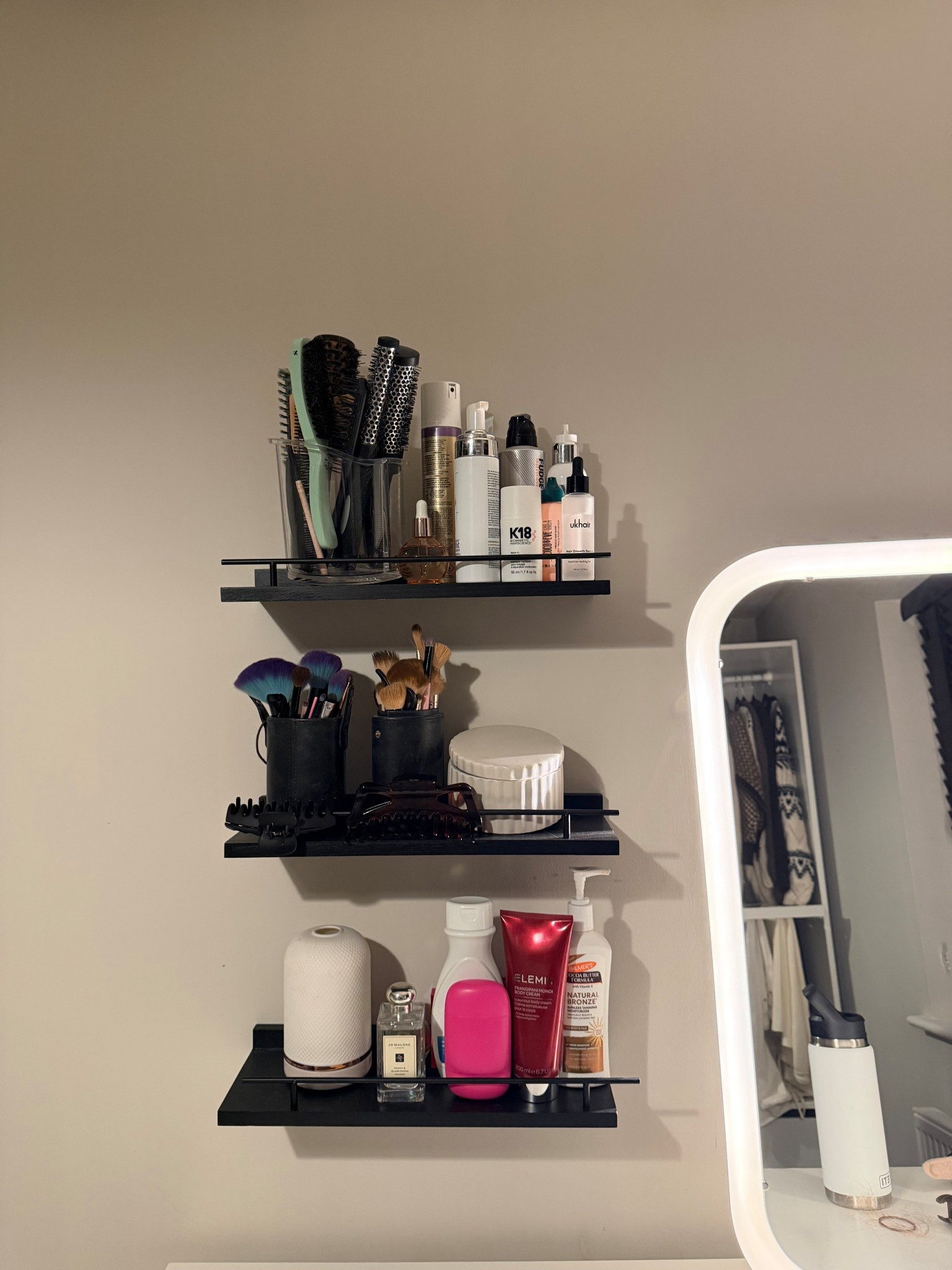 My dressing room shelves 🧴💄 


Vanity
Dressing room
Organisation 
Make-up storage 
Amazon finds 
Amazon shelves 

#LTKhome #LTKbeauty #LTKuk