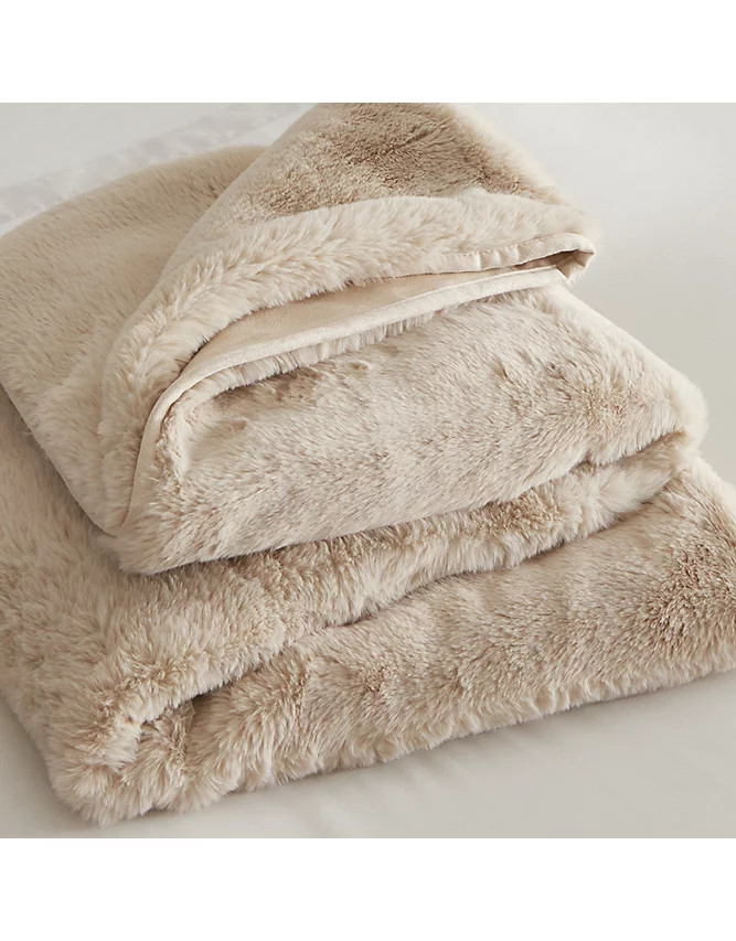 Super Soft Faux Fur Heated Blanket | The White Company UK & ROW