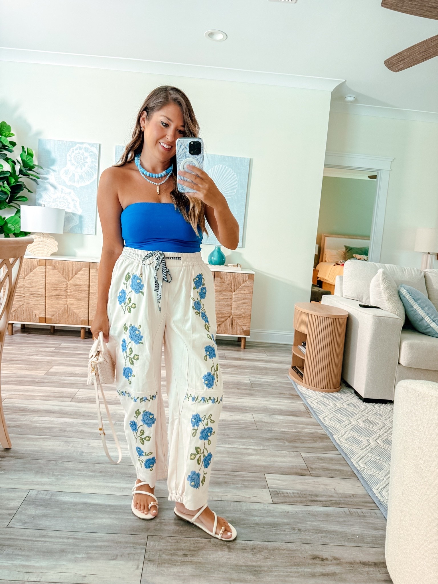 Casual outfit, floral jeans