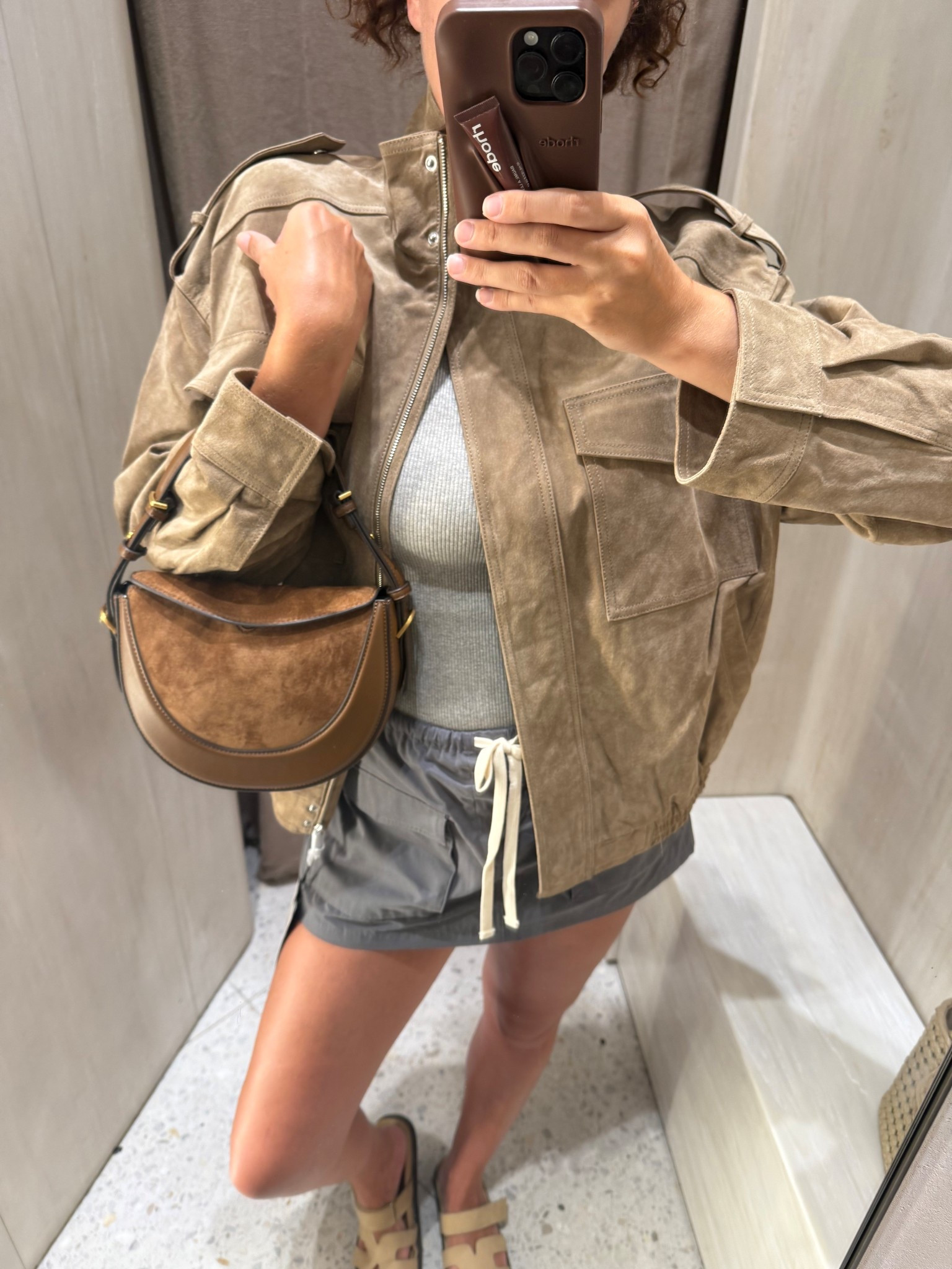 CARGO CULOTTES🥹🥹🥹🥹
Tags: Zara mini shorts skort skirt grey lace drawstring suede jacket leather bomber beige sand ribbed tank top bag brown neutral fashion autumn inspo outfit ideas chic women’s style city break capsule wardrobe 

#LTKstyletip #LTKshoes #LTKbag