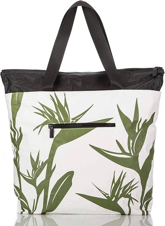 ALOHA Collection Birds in Paradise Day Tripper in Seaweed | Amazon (US)