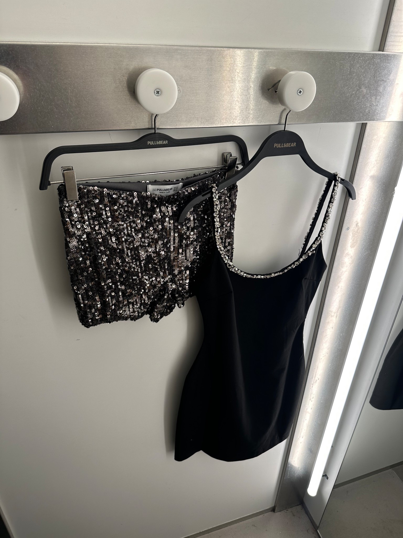 Sparkle SZN 


#ChristmasOOTD, #FestiveFashion, #HolidayStyle, #XmasLookbook, #WinterWardrobe, #CozyChic, #GlamDecember, #ChristmasGlam, #SparkleSeason, #VelvetVibes, #HolidayMakeup, #FestiveNails, #RedLipSeason, #ChristmasAccessories, #WinterGlowUp, #MerryAndStylish, #SleighTheSeason, #SantaBabyStyle, #TinselTrend, #SnowCute, #UnderTheMistletoeLook, #HotCocoaStyle, #JingleBellFit, #FrostyFashion, #DecemberDrobe, #FashionReels, #StyleInspo, #HolidayAesthetic, #ChristmasContent, #WinterFashionTrend.

#LTKautumn #LTKwinter #LTKfestive