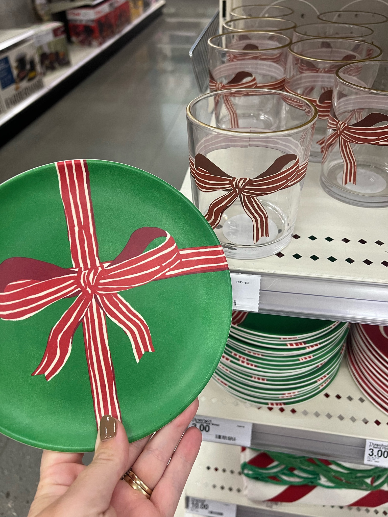 The cutest bow glasses and bow melamine plates! 

#LTKHoliday #LTKSeasonal #LTKHome