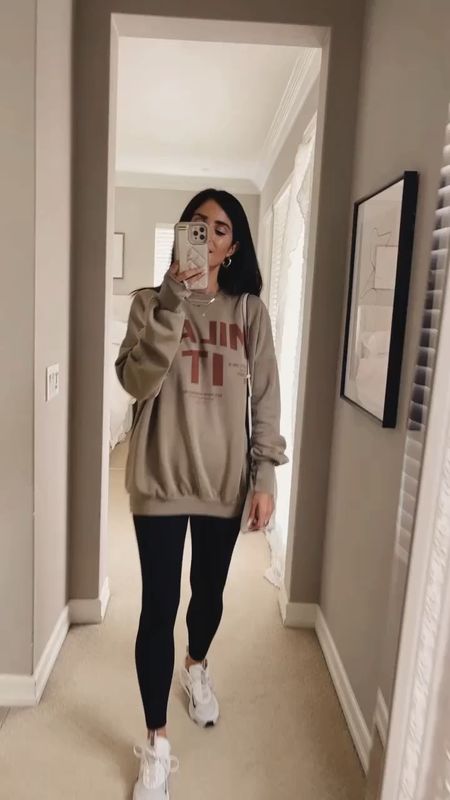 I'm just shy of 5-7" wearing the size XS graphic sweatshirt and 4 leggings... #StylinByAylin #Aylin

#LTKVideo #LTKstyletip
